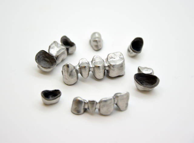 Dental implants 3D printed by Yndetech on their 3D Systems' ProX DMP 100